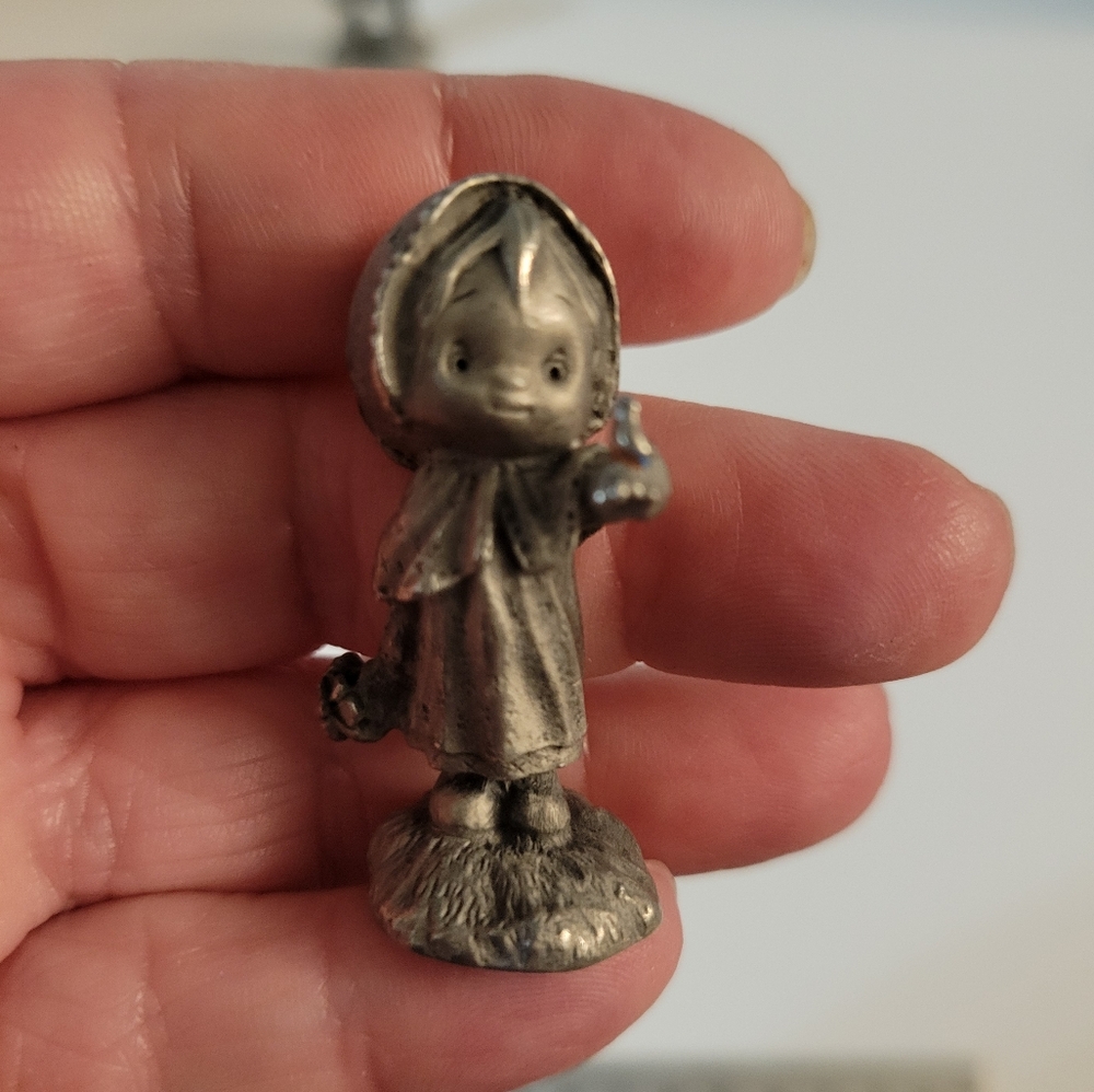 Hallmark Little Gallery Fine Pewter Girl w Bird Figurine Miniature - Picture 4 of 9